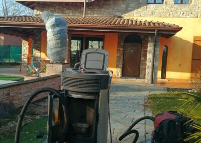 MANUNTEZIONE STRAORDINARIA STUFE A PELLET: PULIZIA DEI CONDOTTI INTERNI PER IL PASSAGGIO DEI FUMI, PUNTI DI ACCUMULO DI CENERE E FULIGGINE E VENTOLE DI ESTRAZIONE E VENTILAZIONE