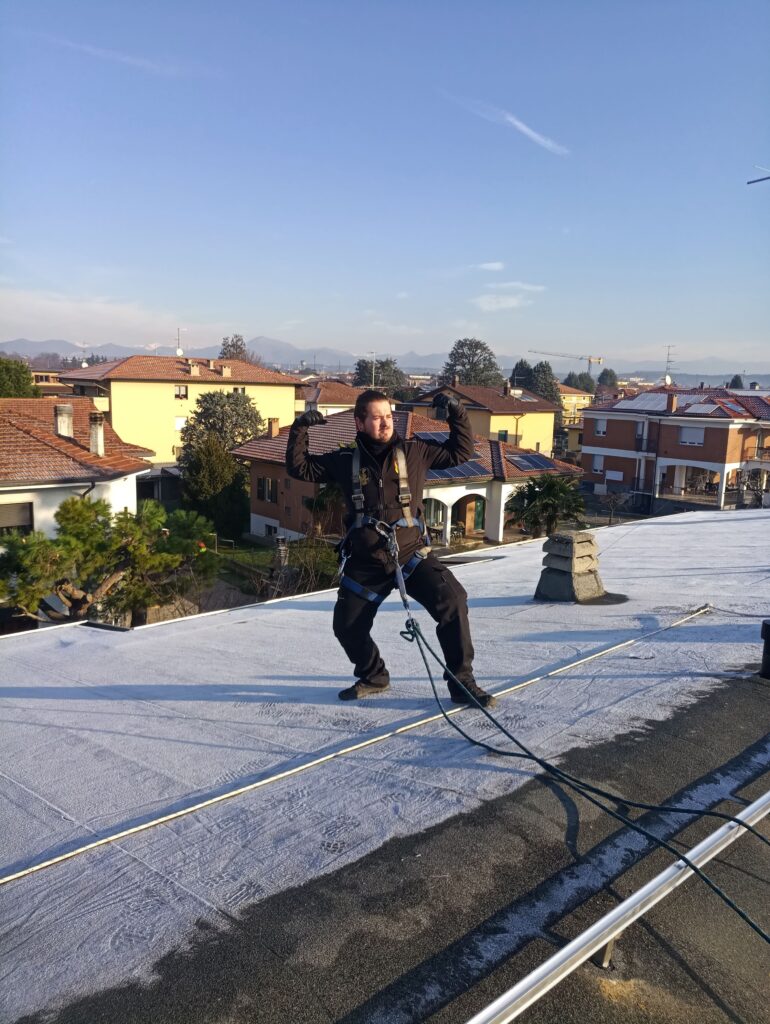 ANCHE IN CASO DI GHIACCIO SI POSSONO EFFETTUARE INTERVENTI IN SICUREZZA