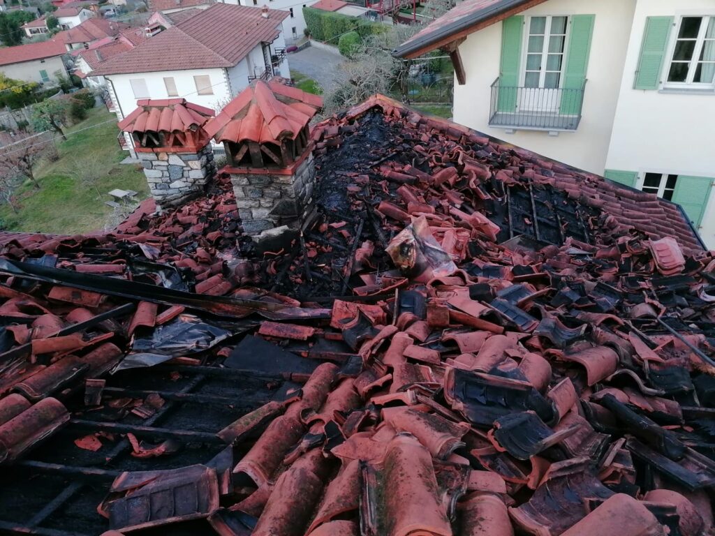 POST INCENDIO DI TETTO A CAUSA DI ERRATA INSTALLAZIONE CANNA FUMARIA