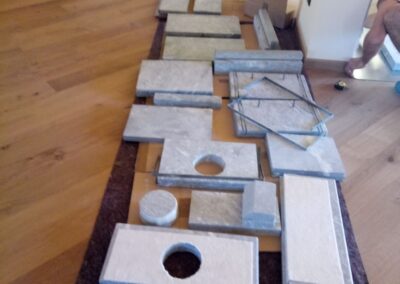 DISPOSIZIONE DEL MATERIALE PER MONTAGGIO STUFA IN PIETRA OLLARE